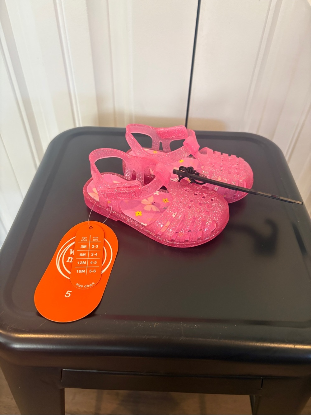Wonder nation pink jelly sandals size 5